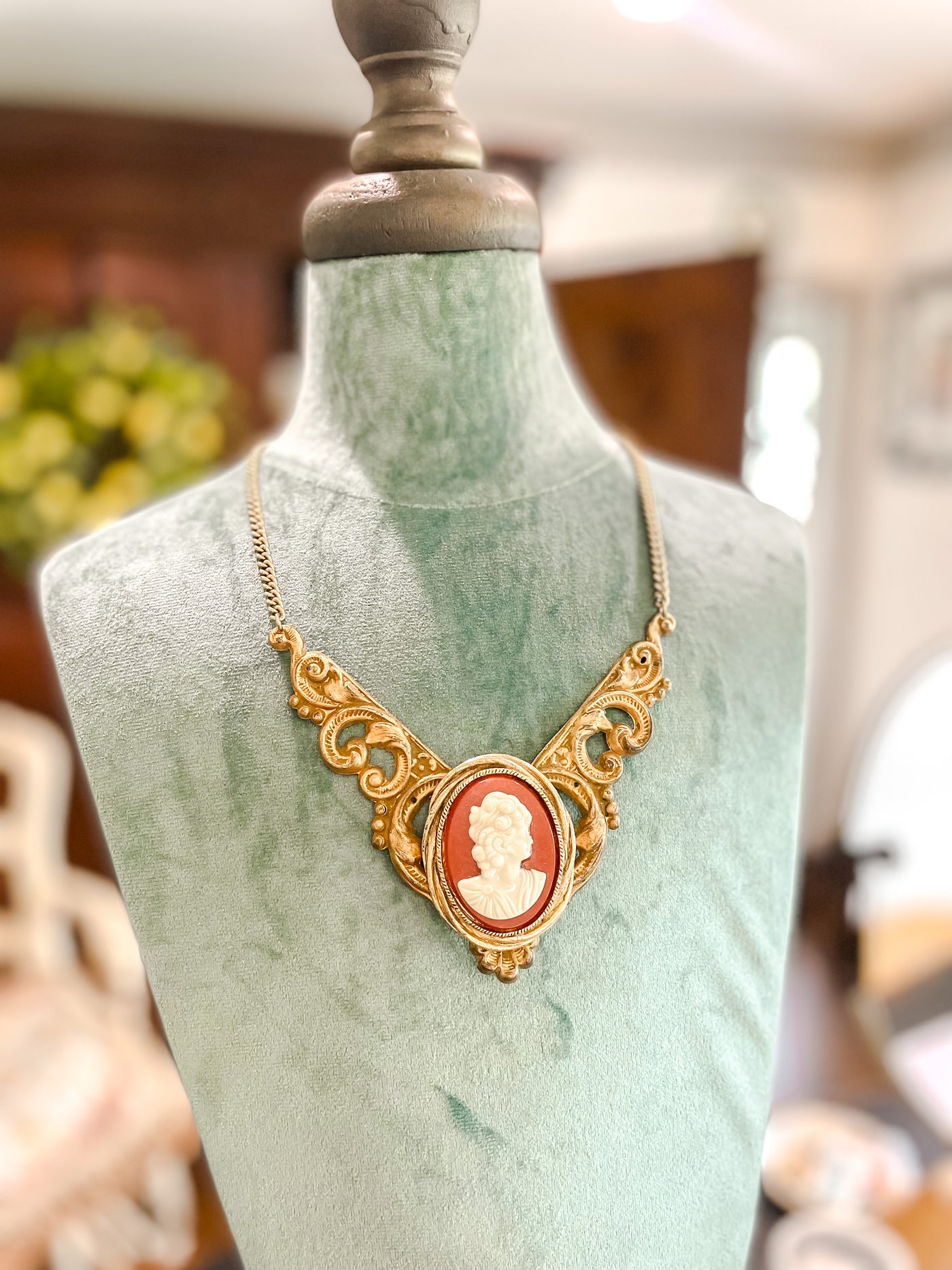 Vintage Gold Filigree and Cameo Necklace