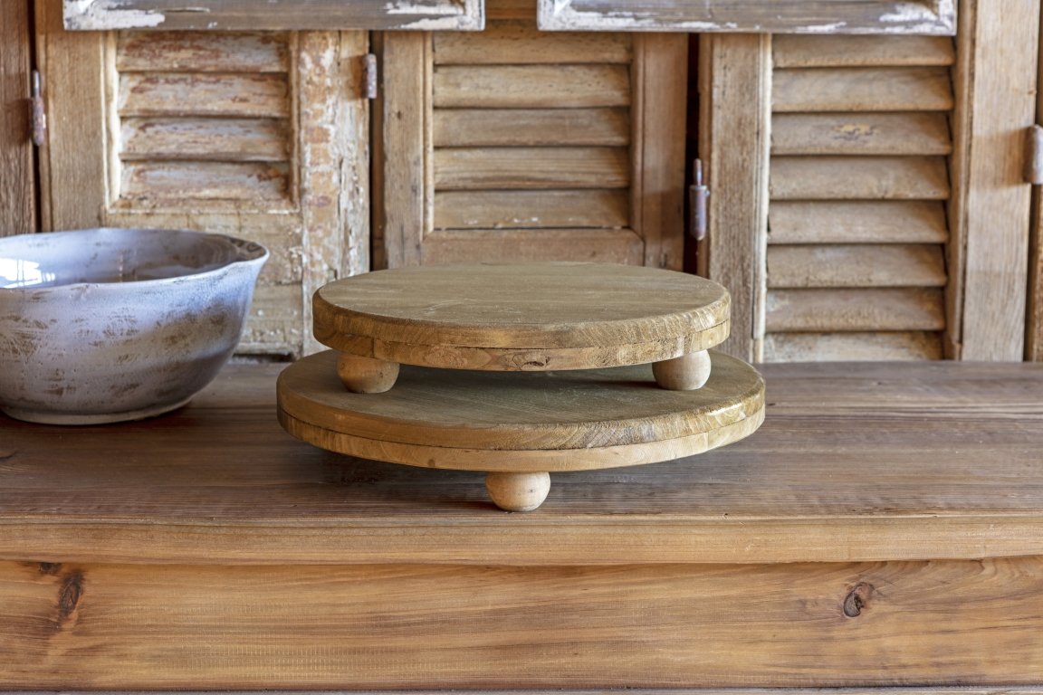 Footed Low Round Riser – The French Cottage